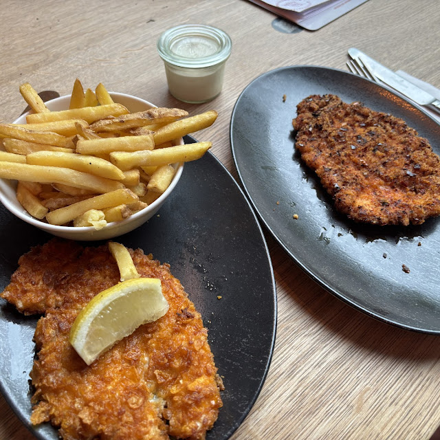 Snack Chili Schnitzel Mit Pommes Und Mayo