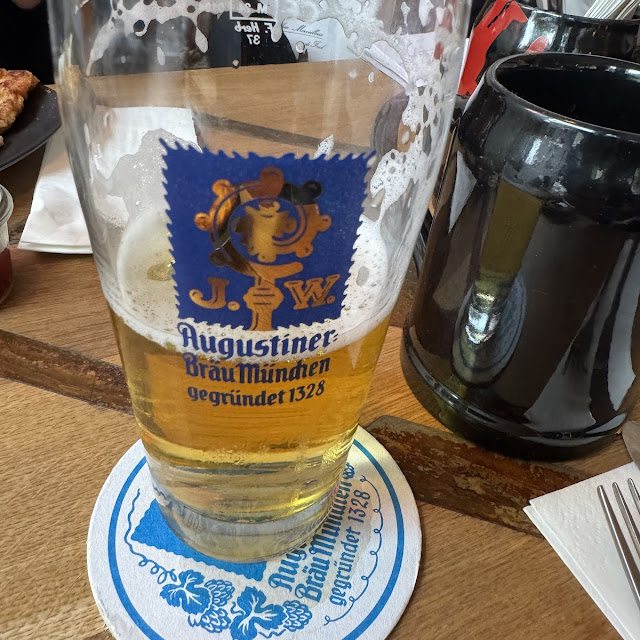 Ganz Leckeres Helles Bier