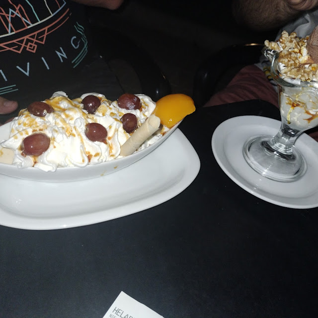 Copa de Nueces Y Banana Split
