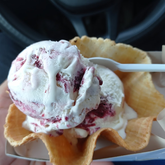 Helado de Queso Con Zarzamora