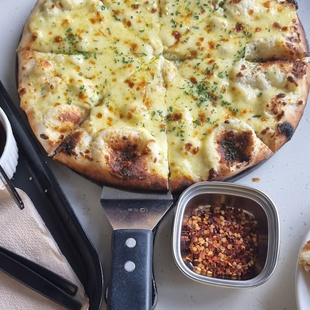 3 Cheese Pizza