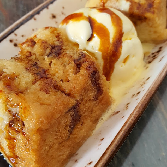 Manzana Caliente Con Helado Y Canela