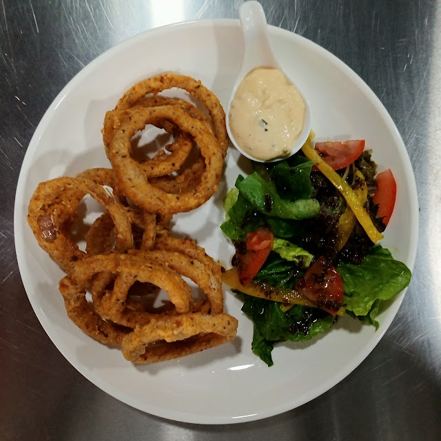 Onion Rings with Salad