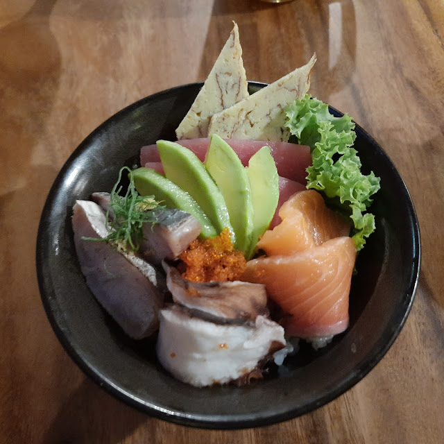 Chirashi Donburi