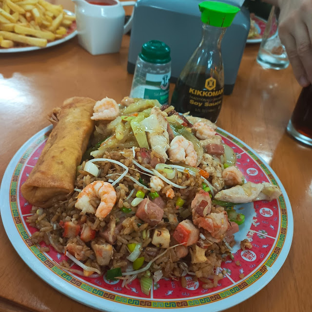 Arroz Chop Suey Lumpia Y Costilla
