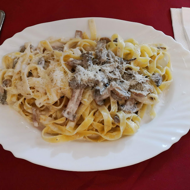Fettuccine Panna E Funghi