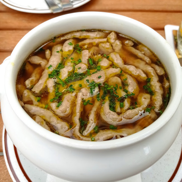 Leberspätzlesuppe