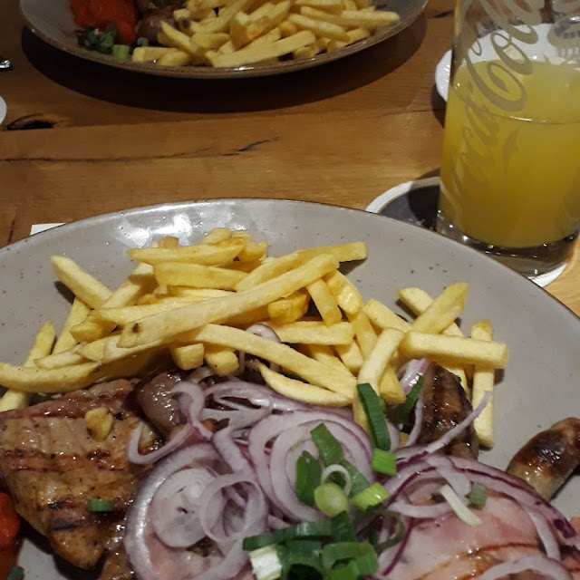 Grillteller Mit Pommes