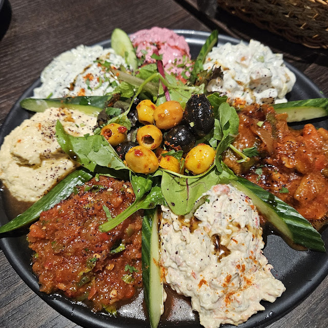 Hummus Plate