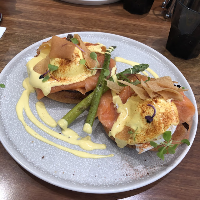 Eggs Benedict with Smoked Salmon