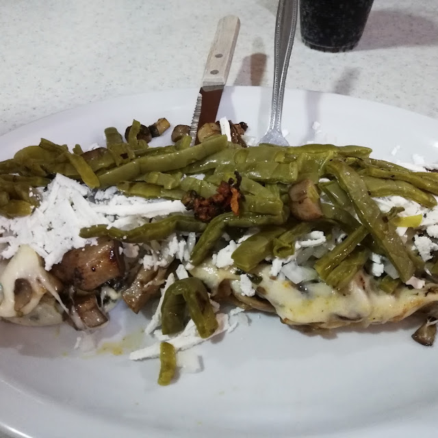 Huaraches Con Champiñones