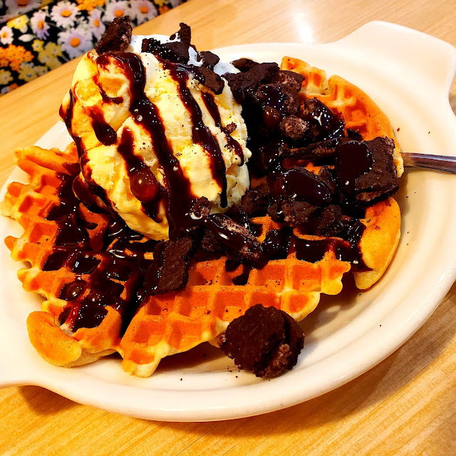 Oreo Waffle Sundae