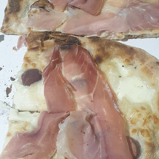 Pinsa Creata Da Me Crudo Scamorza