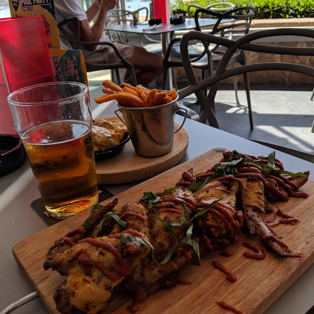 Chicken Wings with Fries