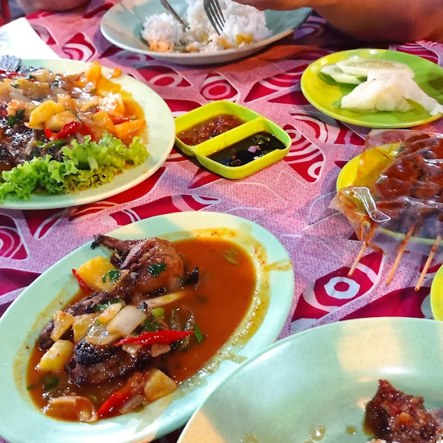 Ikan Gurame Asam Manis Dan Ayam Goreng Asam Manis