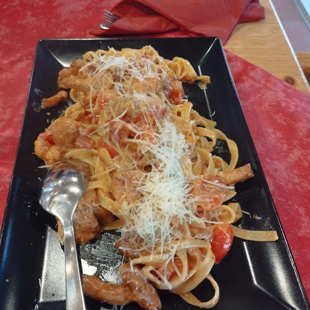 Tagliatelle Mit Pfifferlingen Und Kirschtomaten