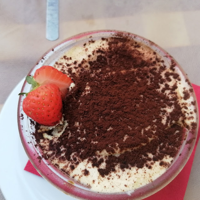 Tiramisu Cake
