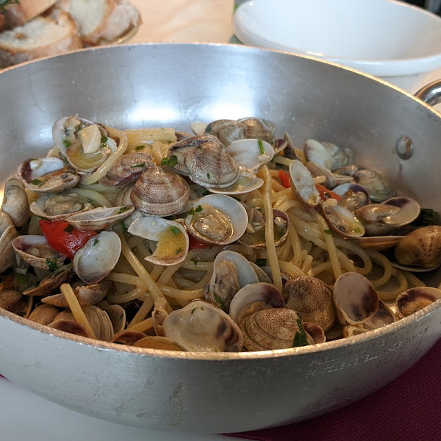 Spaghetti Con Vongole E Porcini