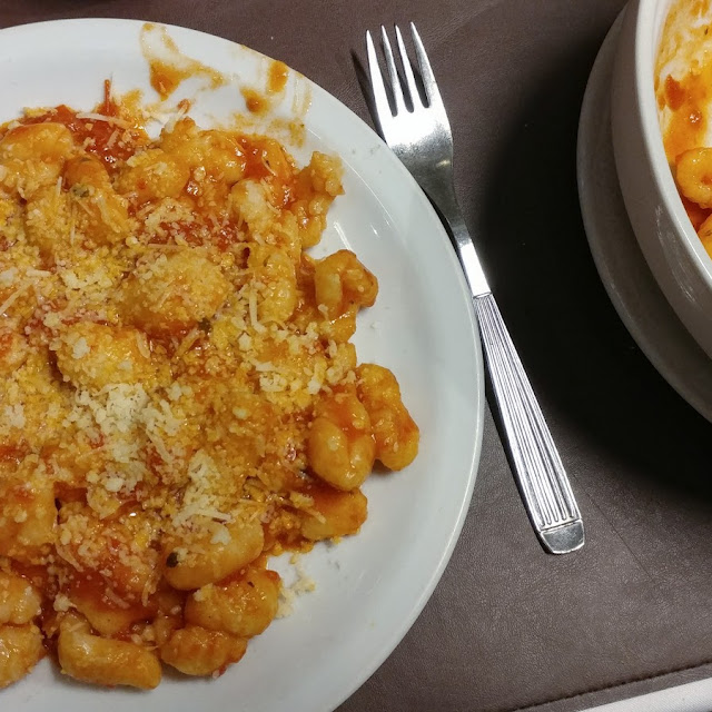 Noquis Com Salsa Scarparo
