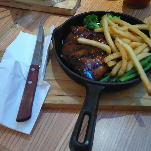 Grilled Chicken Steak with Gravy