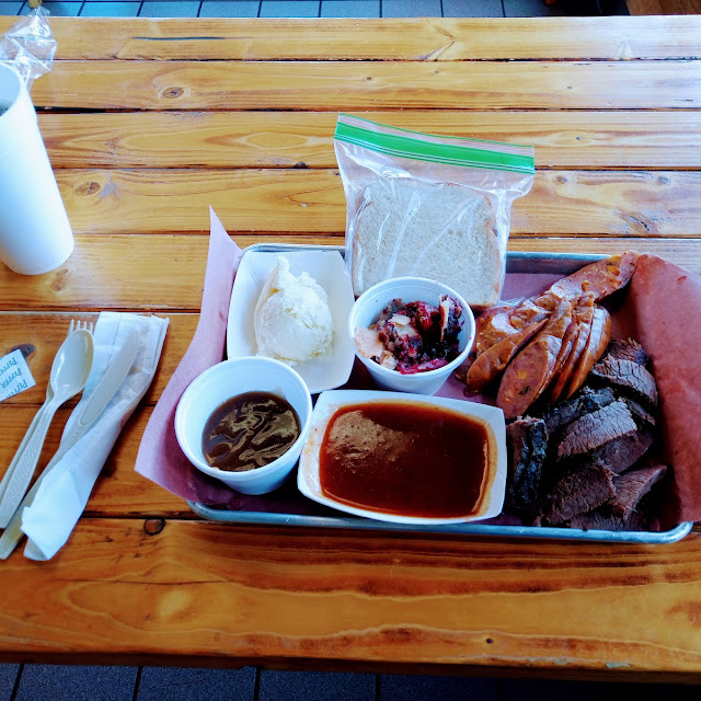 2 Meat Platter Lean Brisket and Jalapeno Smoked Sausage