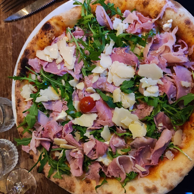 Stracciatella Pizza