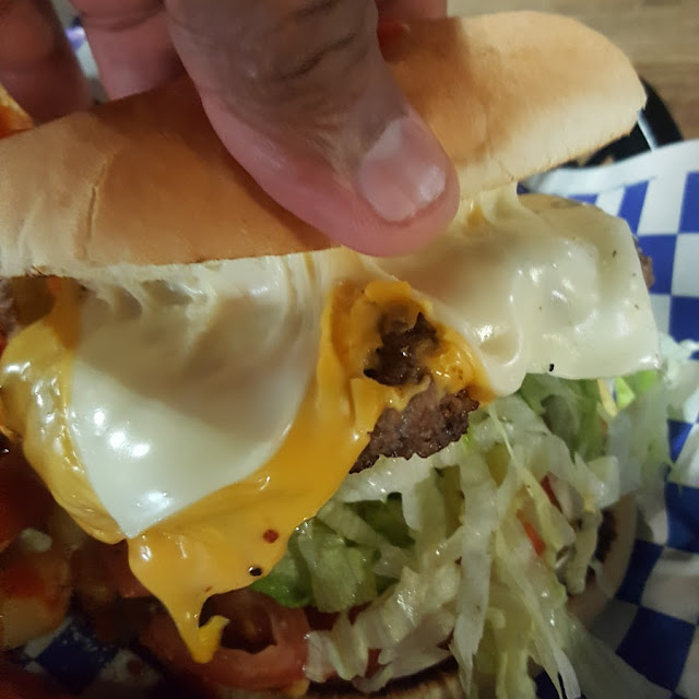 Avocado Cheeseburger