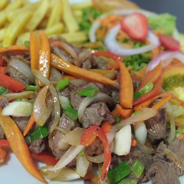 Salteado de Res En Vegetales