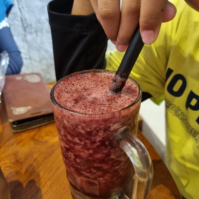 Jus Stroberi Blackberi Bluberi