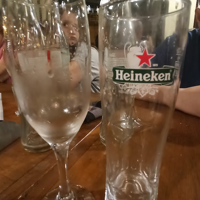 Cerveza Fría Y Champagne