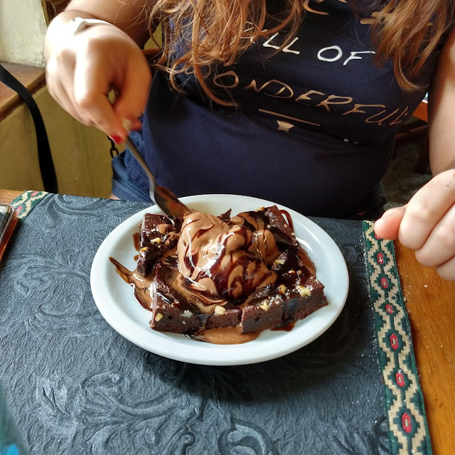 Brownie de Chocolate Con Helado