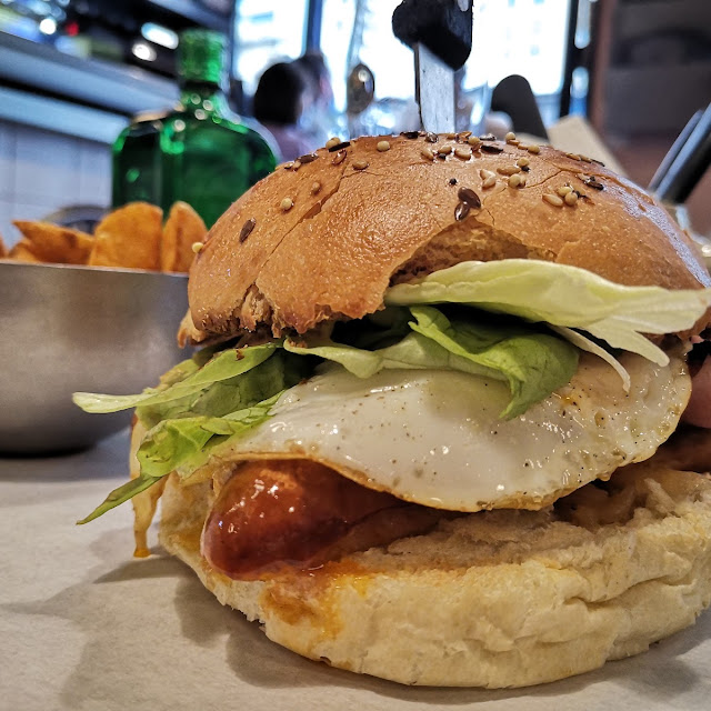 Burger À la Saucisse Allemande