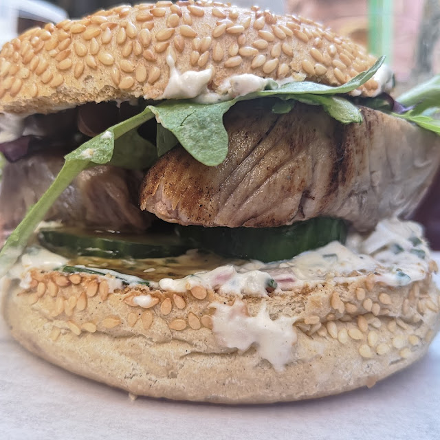 Bagel Thon Tataki