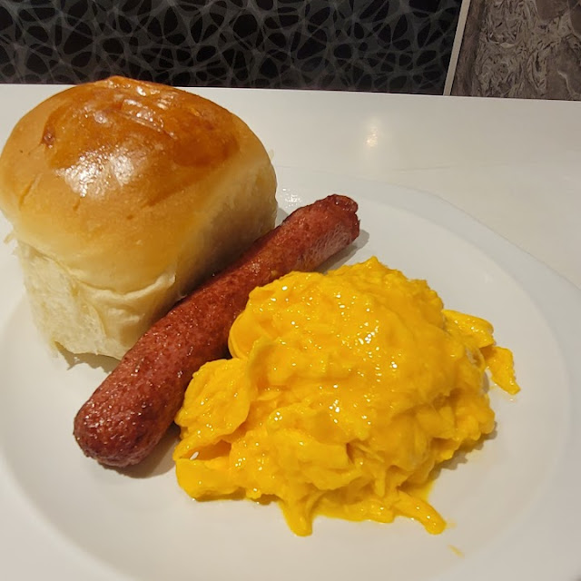 Sausage Scrambled Eggs & Bun with Butter