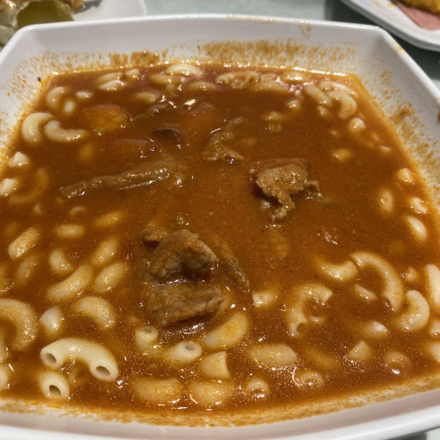Beef with Macaroni in Tomato Soup