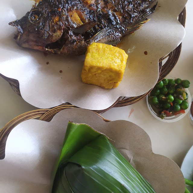 Ikan Bakar Tempe Dan Tahu Goreng