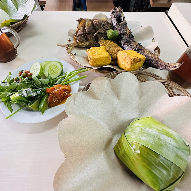 Nasi Timbel Komplit
