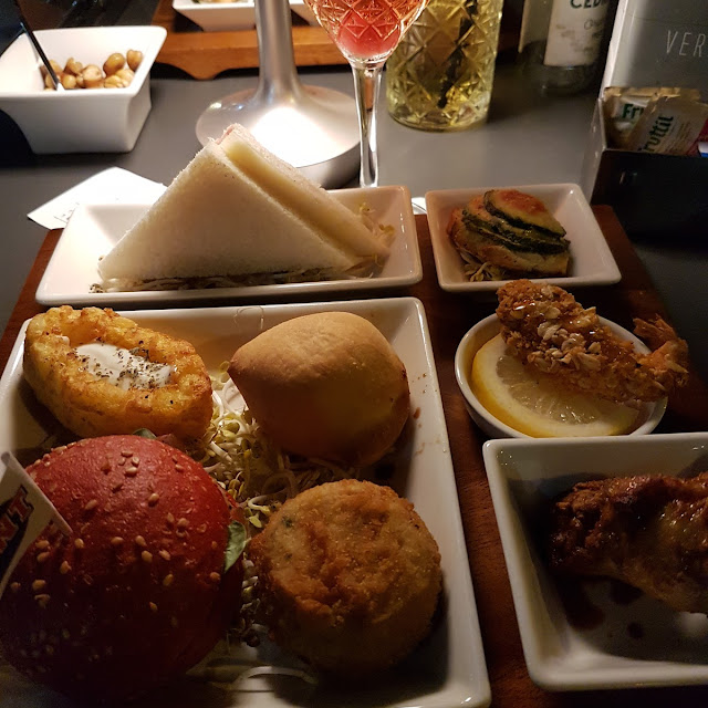 Carosello Finger Food & Manhattan