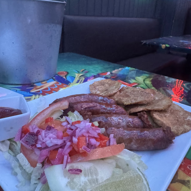 Longaniza Con Fritos