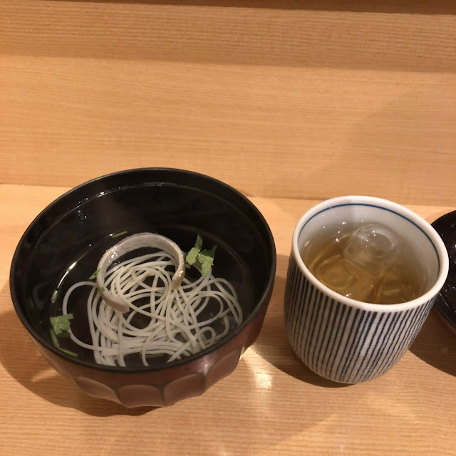 お吸い物とお茶