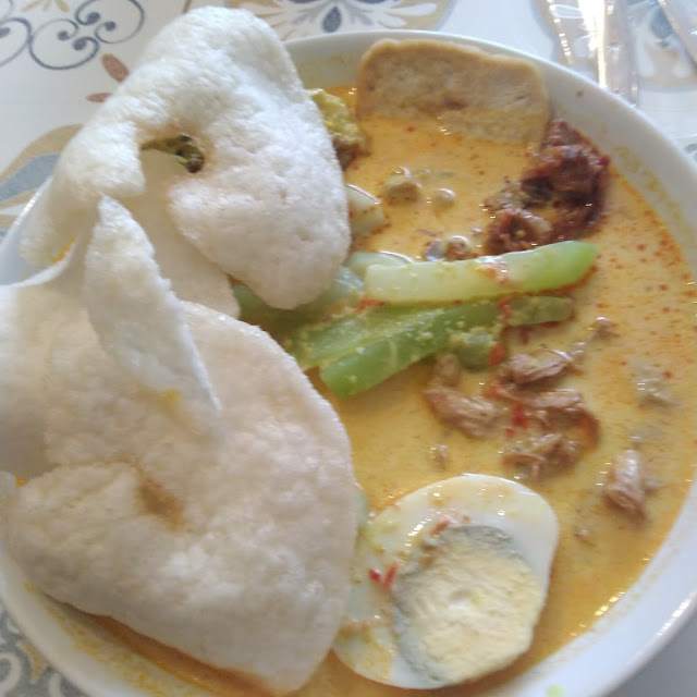 Lontong Sayur Spesial