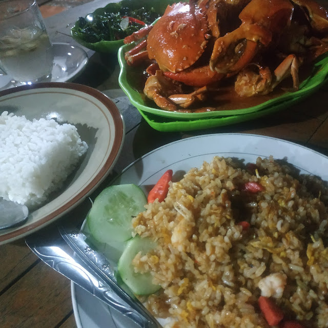 Nasi Goreng Dan Kepiting Saos Asam Manis