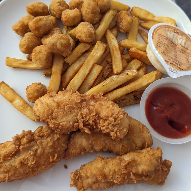 Dipping Boneless Feast 8 PC