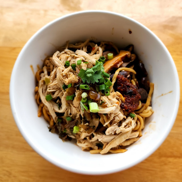 Dry Scallion Noodle Chicken & Mushroom RM18