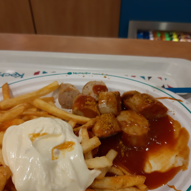 Currywurst Mit Pommes Frites