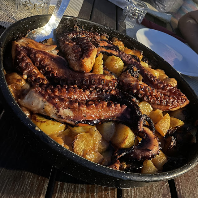 Hobotnica Izpod Peke