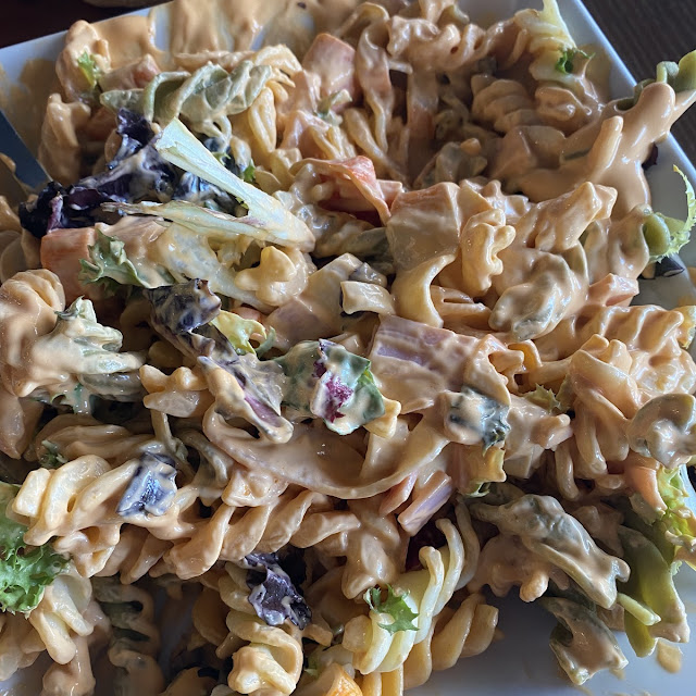 Ensalada de Pasta Con Salsa Rosa