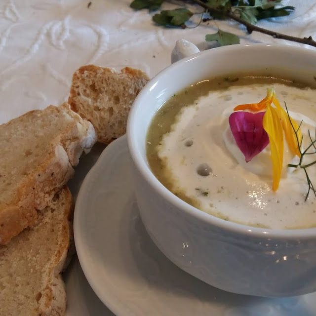 Kräutercremesüppchen