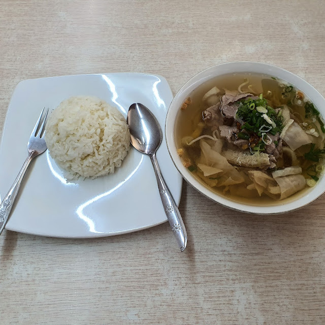 Sop Sapi Dan Nasi