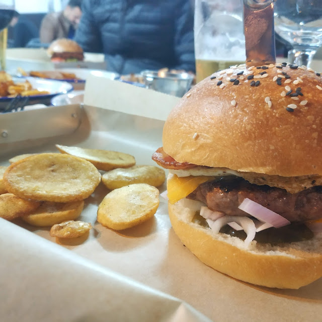 Hamburguesa la Gata Negra